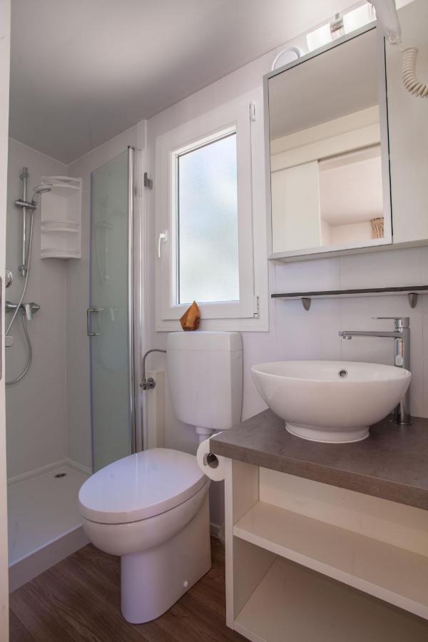 Mobile Homes Delta Marine At Campsite Lopari Nerezine Rom bilde